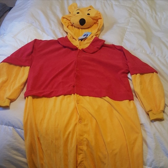 💸 SOLD 💸 NWT/Never worn Winnie the Pooh onesie! - Picture 2 of 3